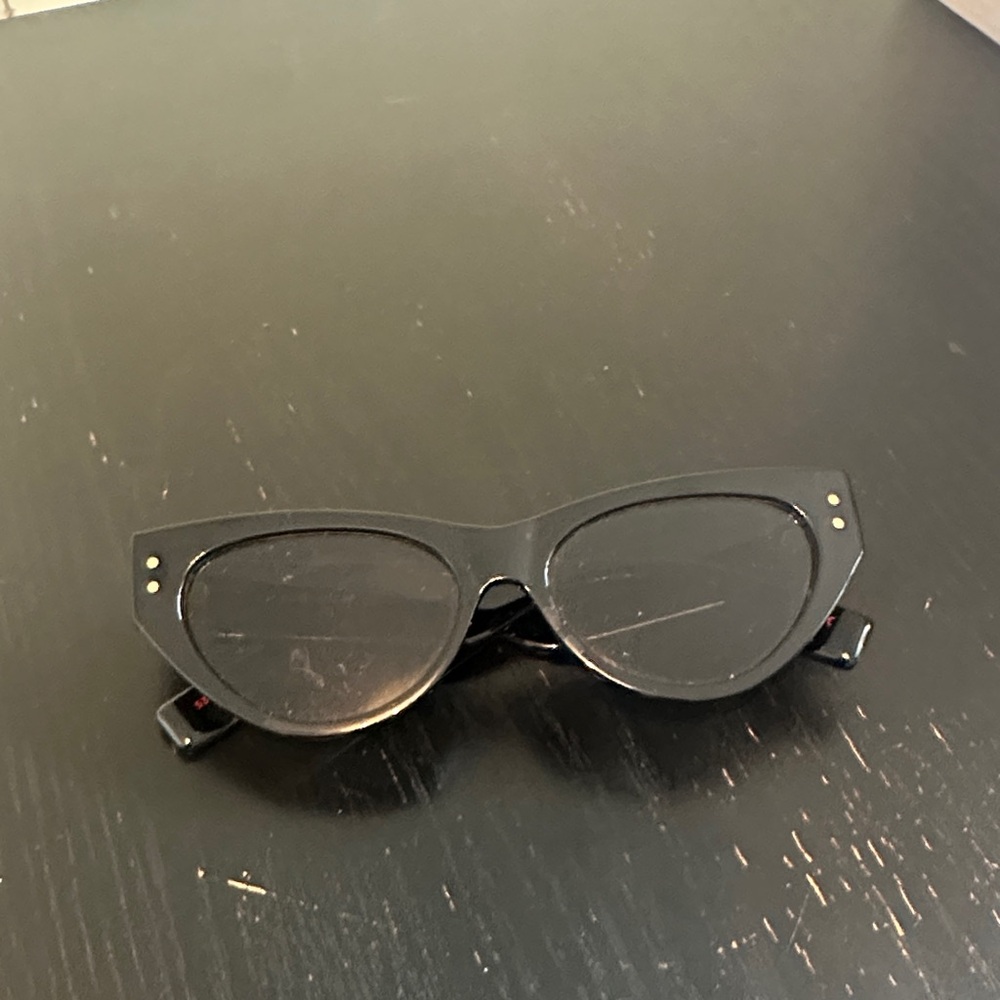 Solid and striped le specs